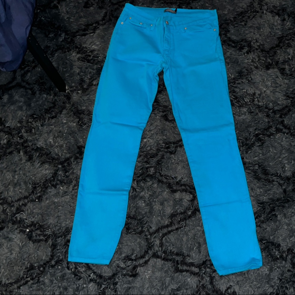 Vibrant Blue Skinny Jeans with Sleek Fit